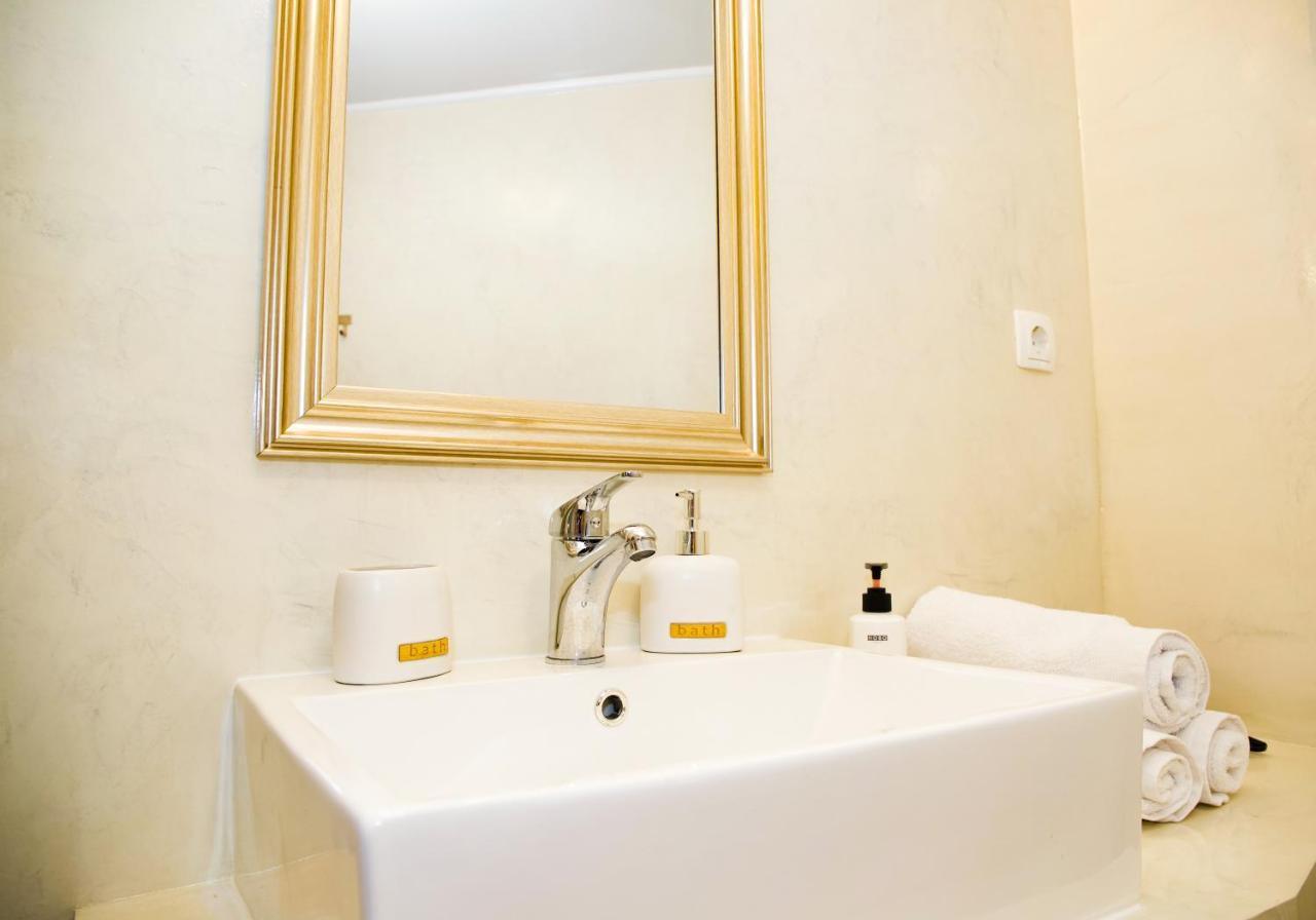 Praxitelis Luxury Apartments Афины Экстерьер фото